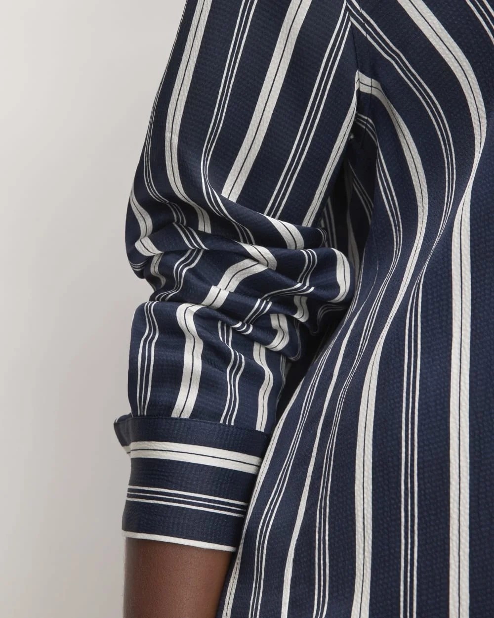 The Satin Relaxed Shirt |  Navy / Bone (4)