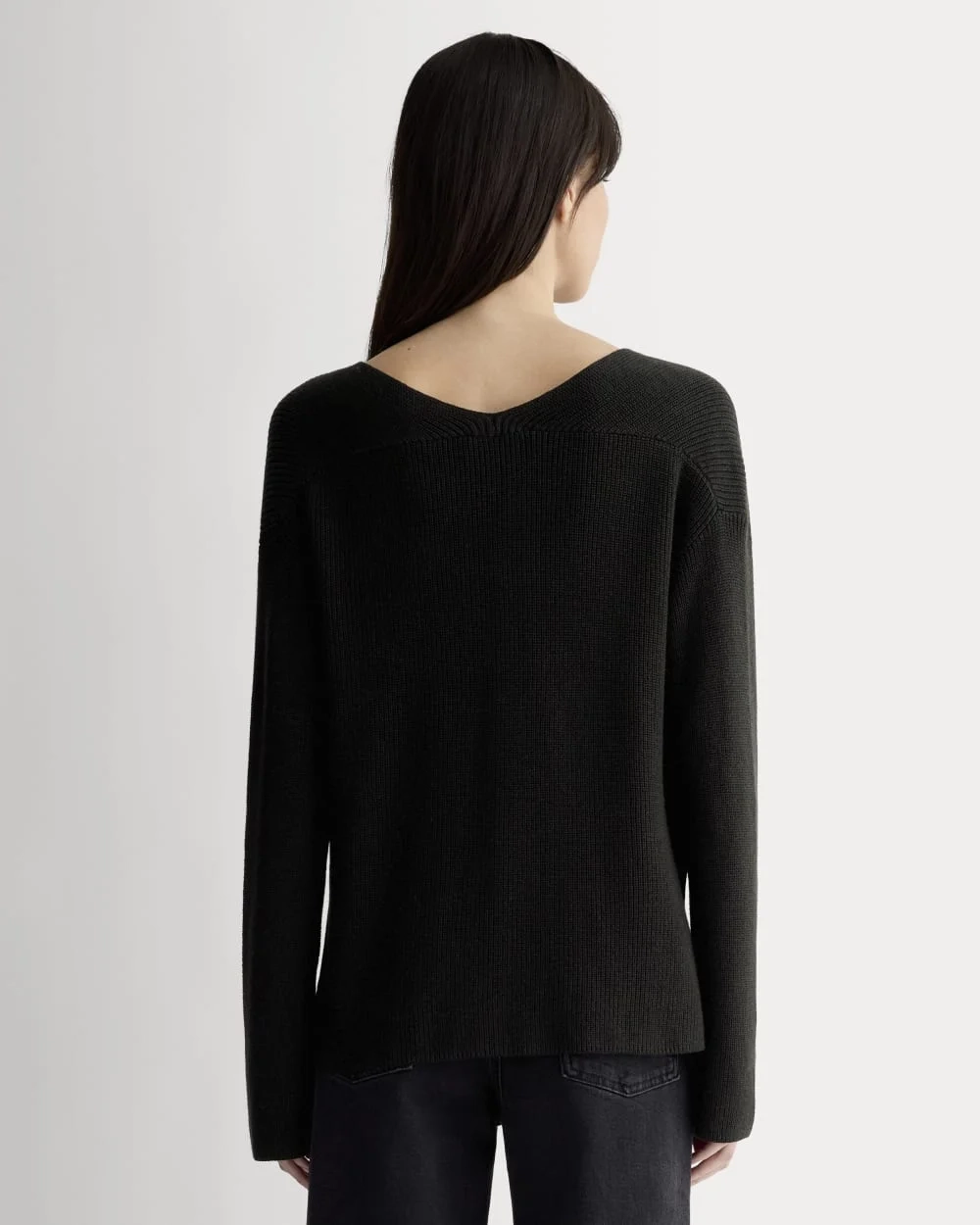 The Slouchy V-Neck in Everyday Cotton | Black (3)