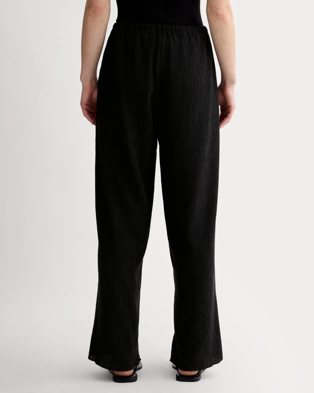 The Crinkle Pant | Black (4)