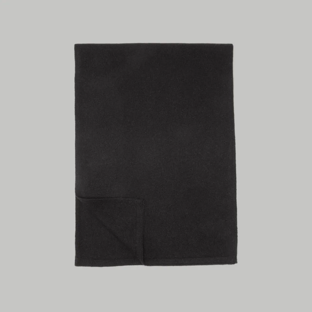 The Cashmere Scarf | Black (4)