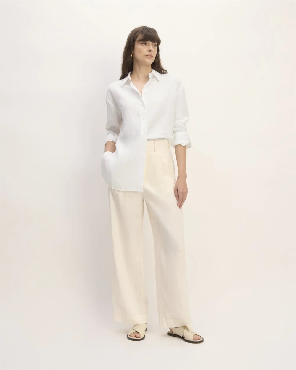 The Boyfriend Shirt in Linen | White (4)