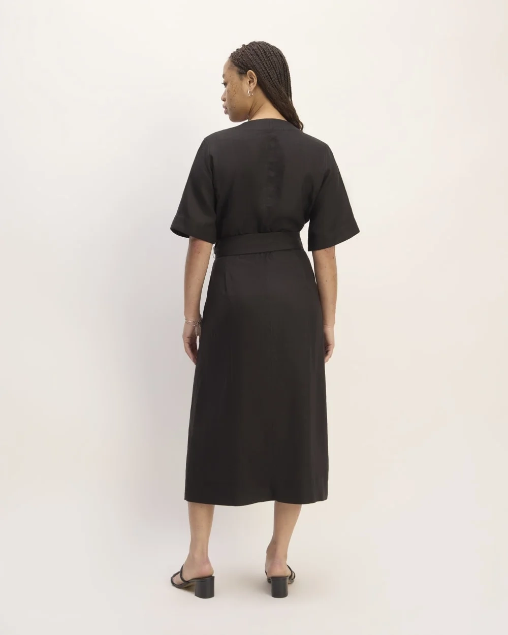 The Wrap Dress in Linen | Black (4)