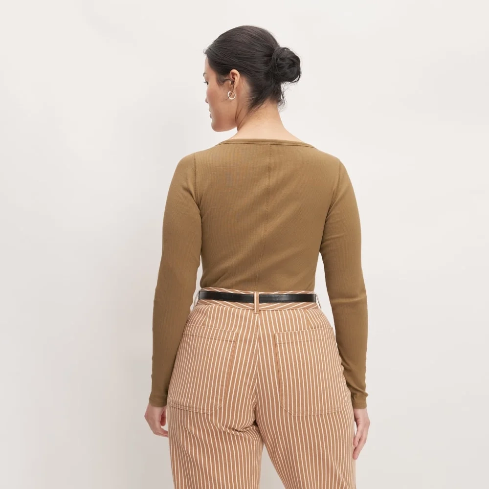 The Luxe Rib Long-Sleeve Scoop-Neck Tee | Toasted Coconut (2)