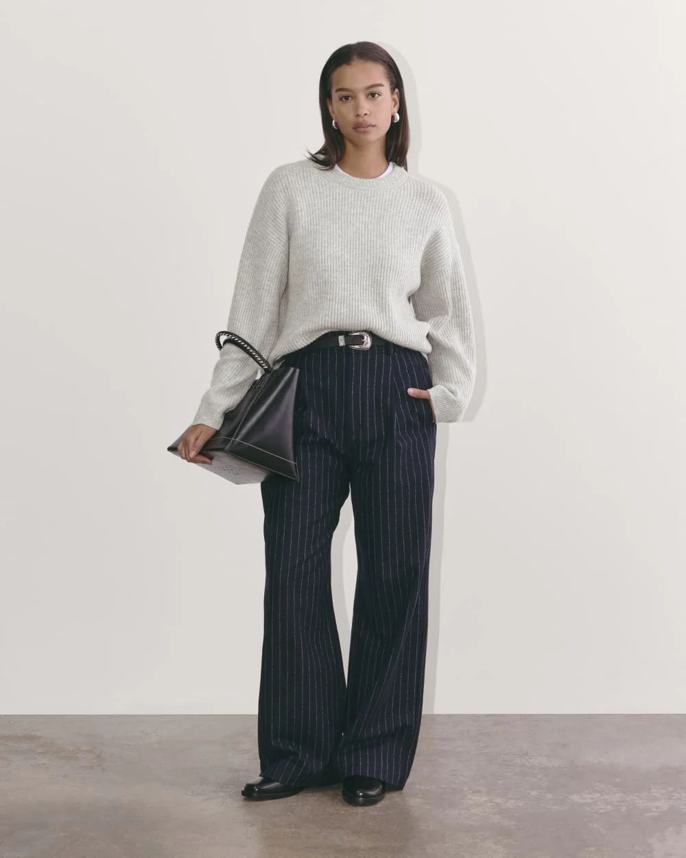 The Cocoon Crew in Wool Cashmere | Light Heather Grey (3)