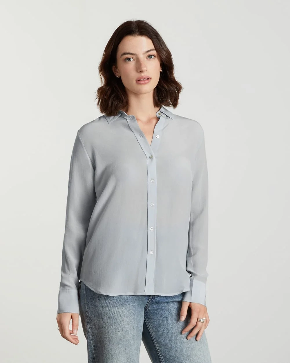 The Must-Have Shirt in Washable Silk | Sky (5)