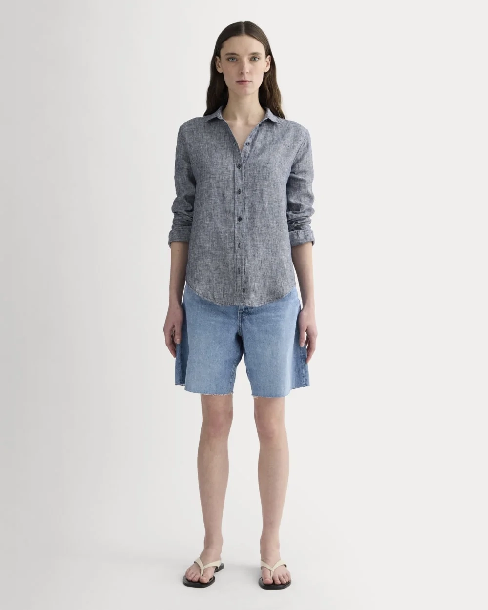The Must-Have Shirt in Linen | Navy Chambray (5)