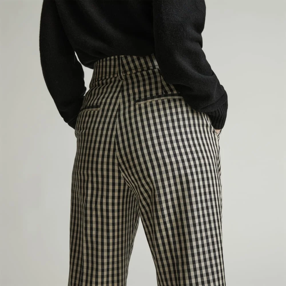 The Draper Tapered Pant in Buttersmooth | Khaki / Black (2)