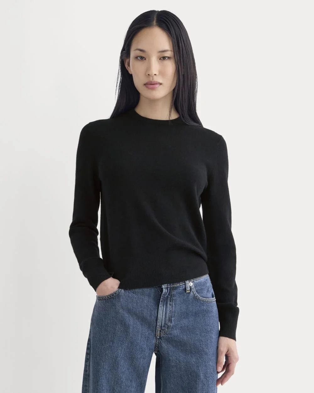Cashmere Slim Crew Sweater | Black (5)