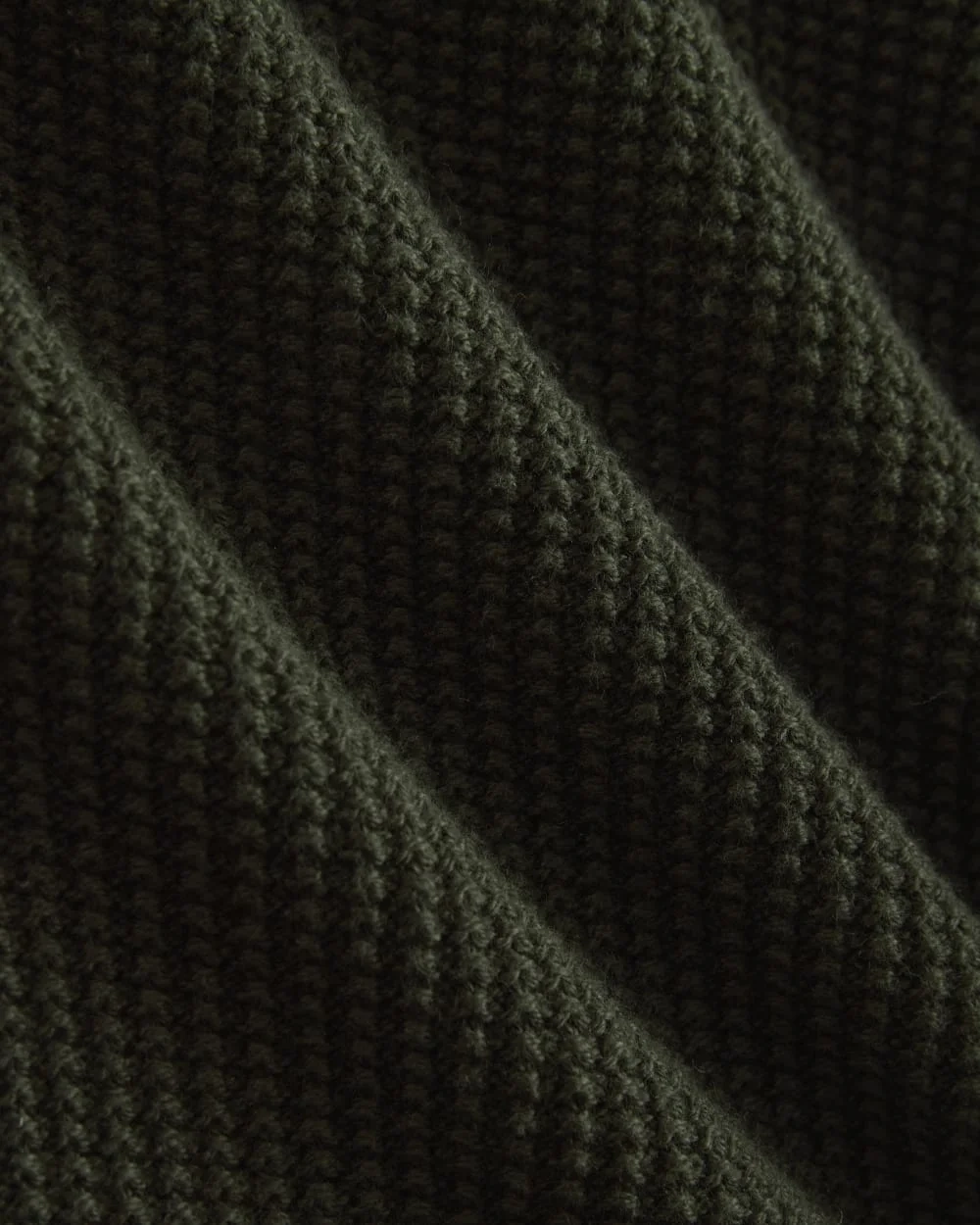 Waffle Rollneck Crew in Everyday Cotton | Dark Green (6)
