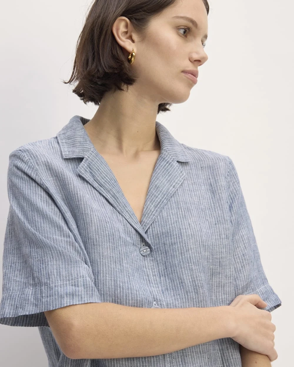 The Shirtdress in Linen | White / Blue (5)