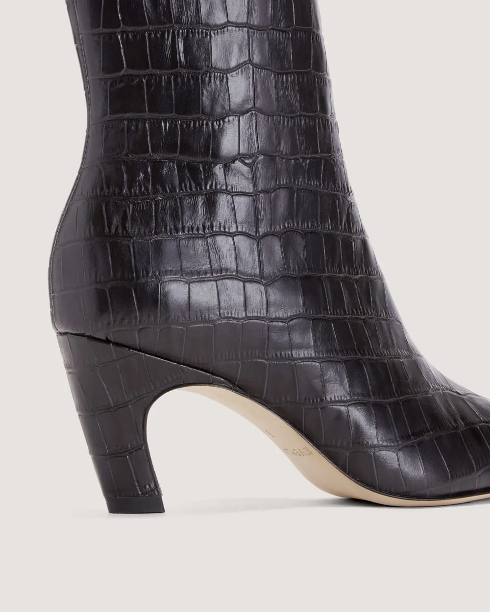 The Short Banana Boot | Black Crocodile (3)