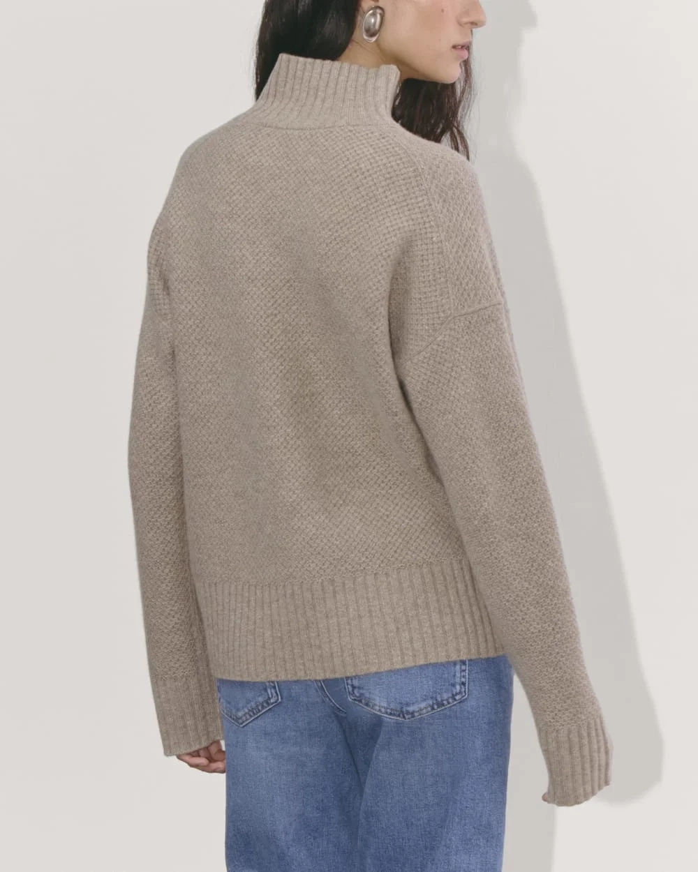 The Honeycomb Funnel Neck in Wool Cashmere | Oatmeal (3)