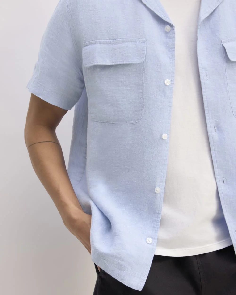 The Resort Shirt in Linen | Light Blue (4)