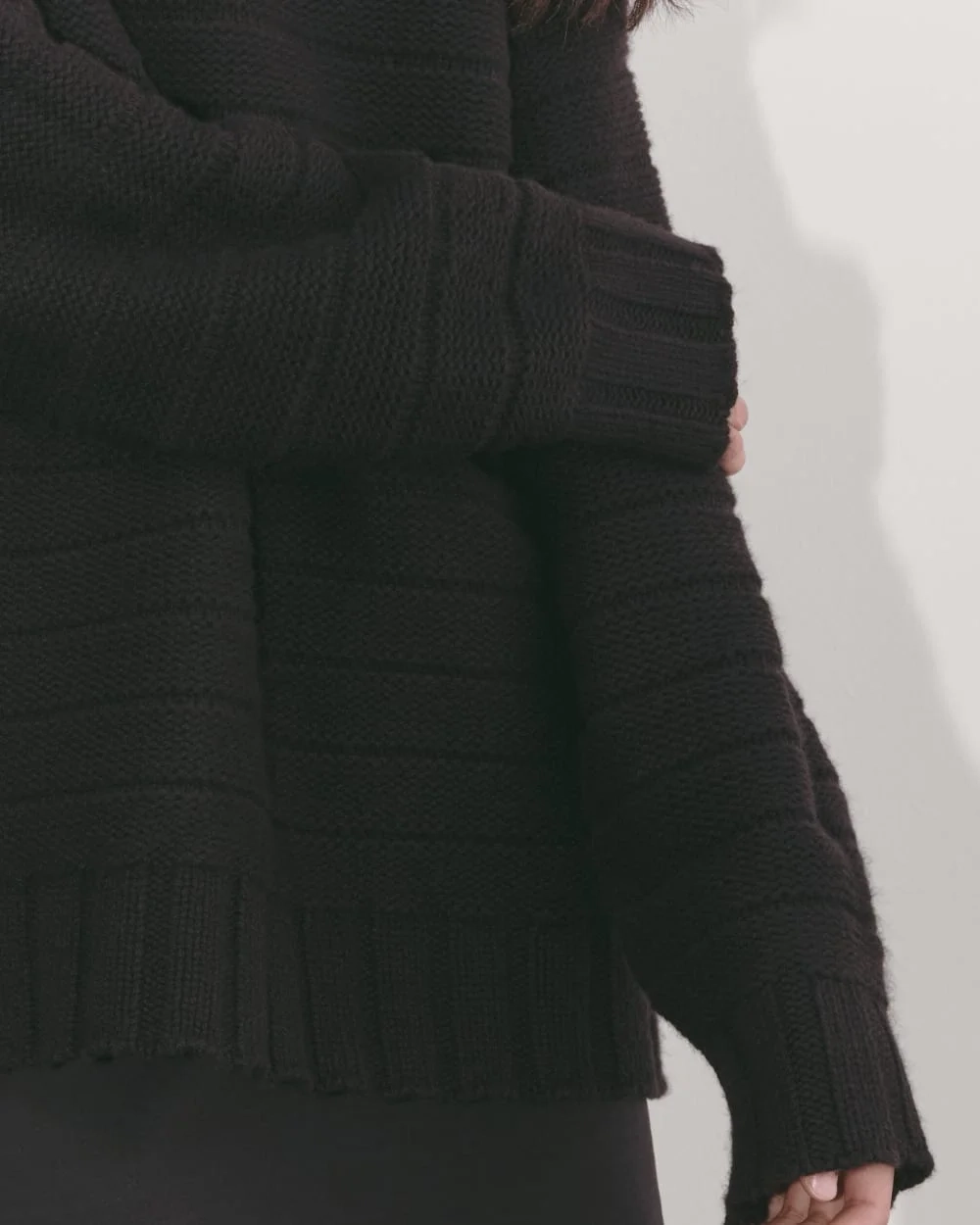 The Oversized Turtleneck in Luxe Merino | Black (6)