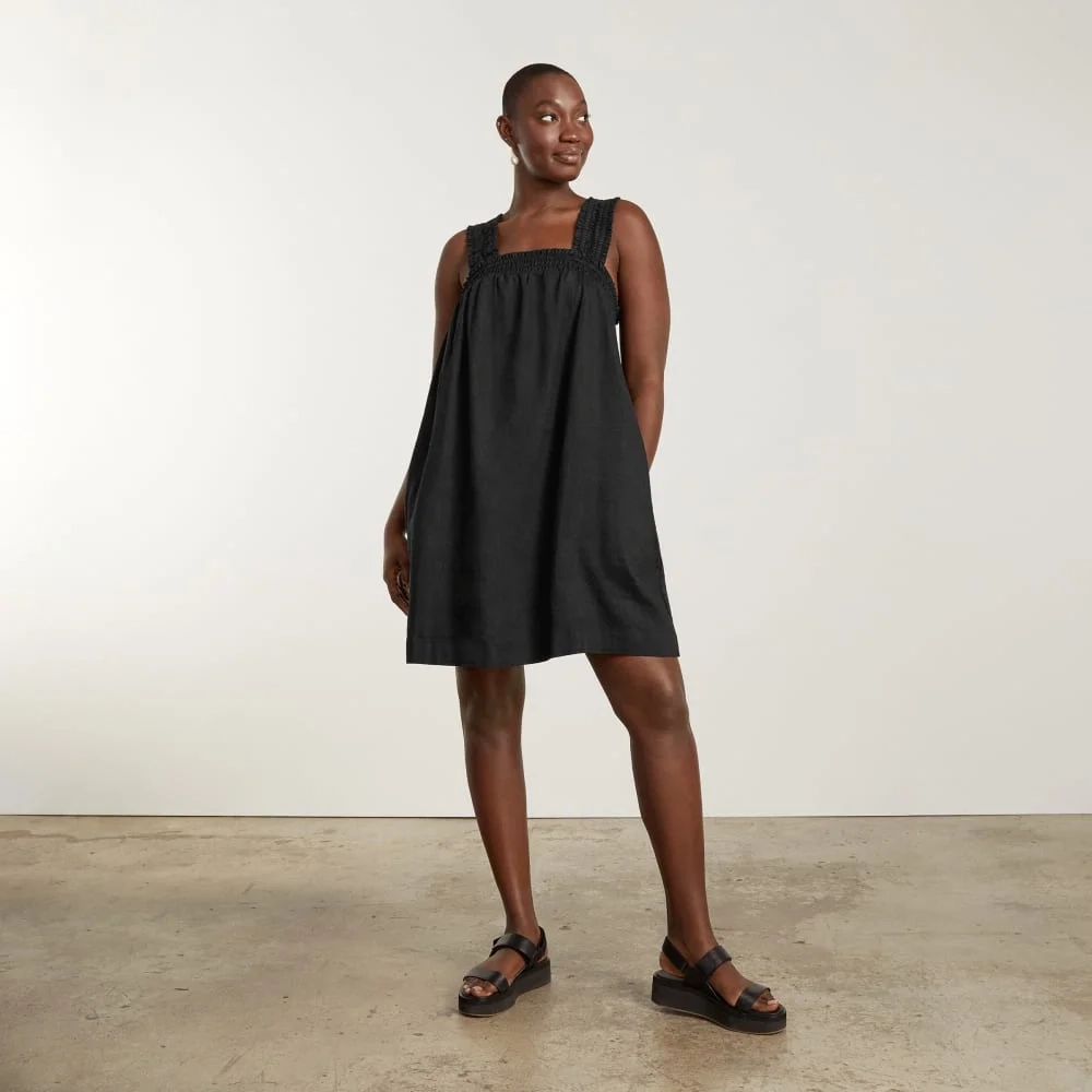 The Smocked Linen Dress | Black (4)