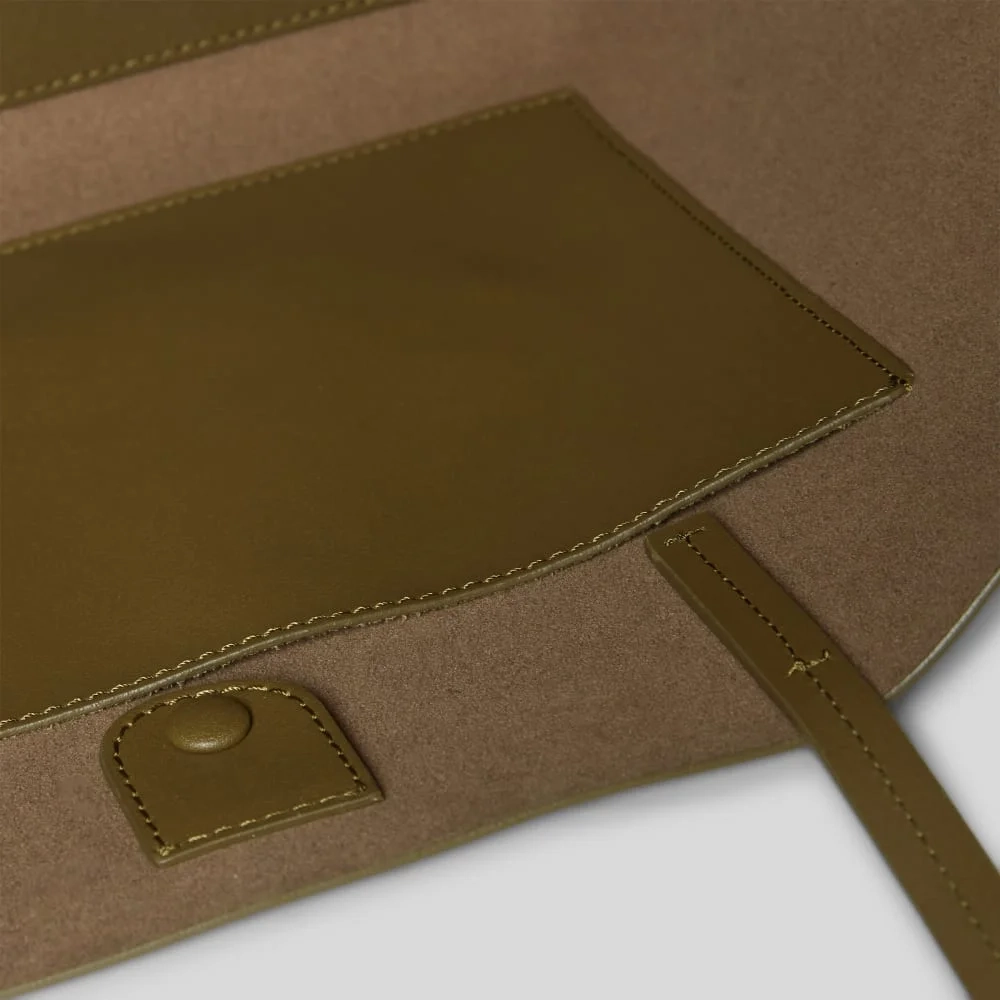 The Luxe Medium Italian Leather Tote | Beech (5)