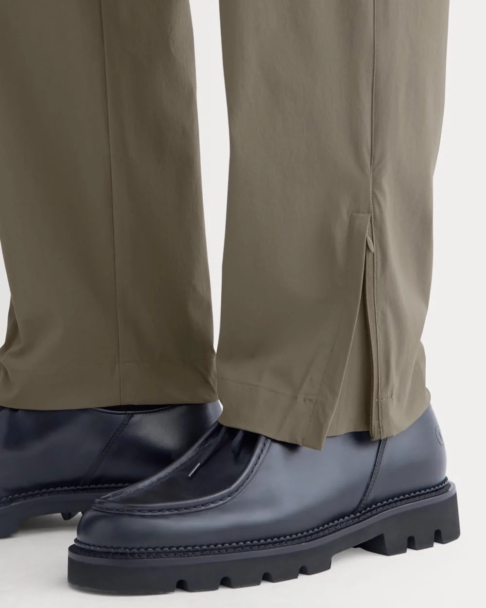 Transit Recycled Nylon Jogger | Deep Taupe (5)