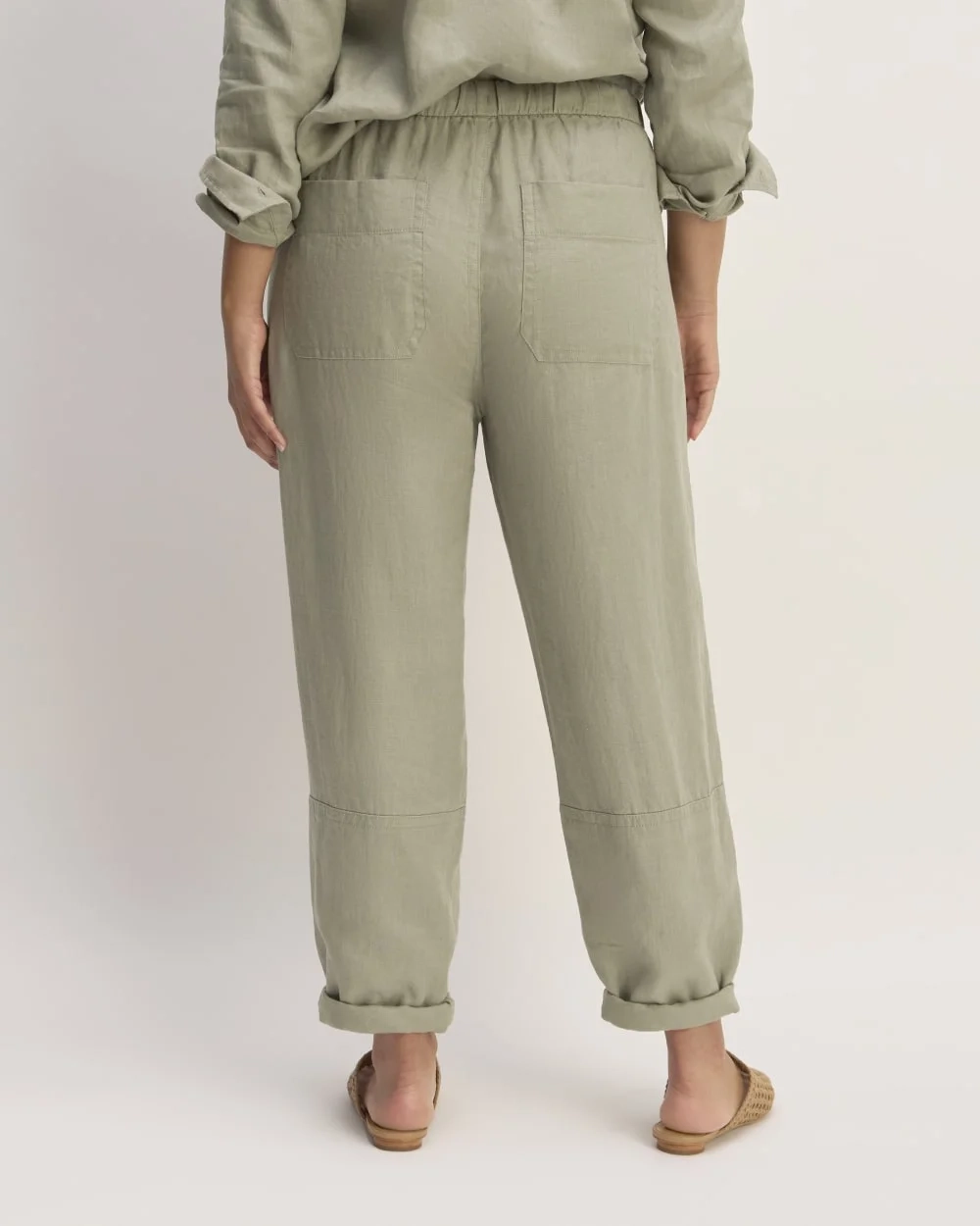 The Linen Pull-On Barrel Pant | Sage Green (4)