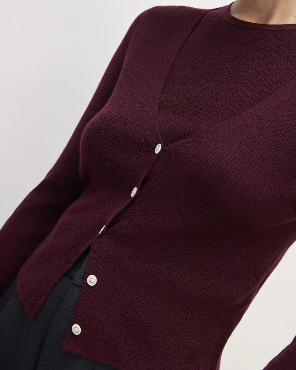 The Cardigan in Ultrasoft Merino | Burgundy (4)
