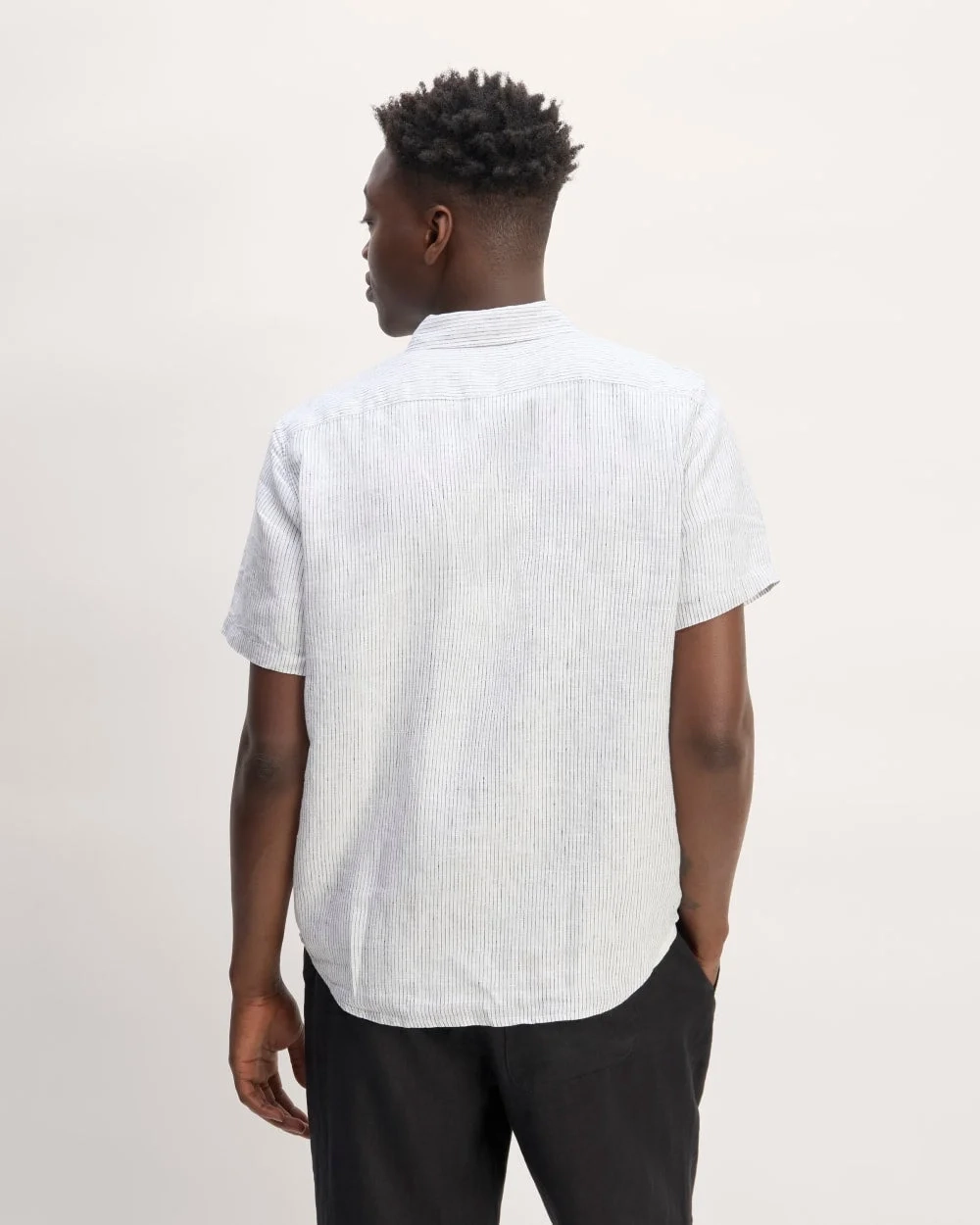 The Classic Short-Sleeve Shirt in Linen | White / Black (3)