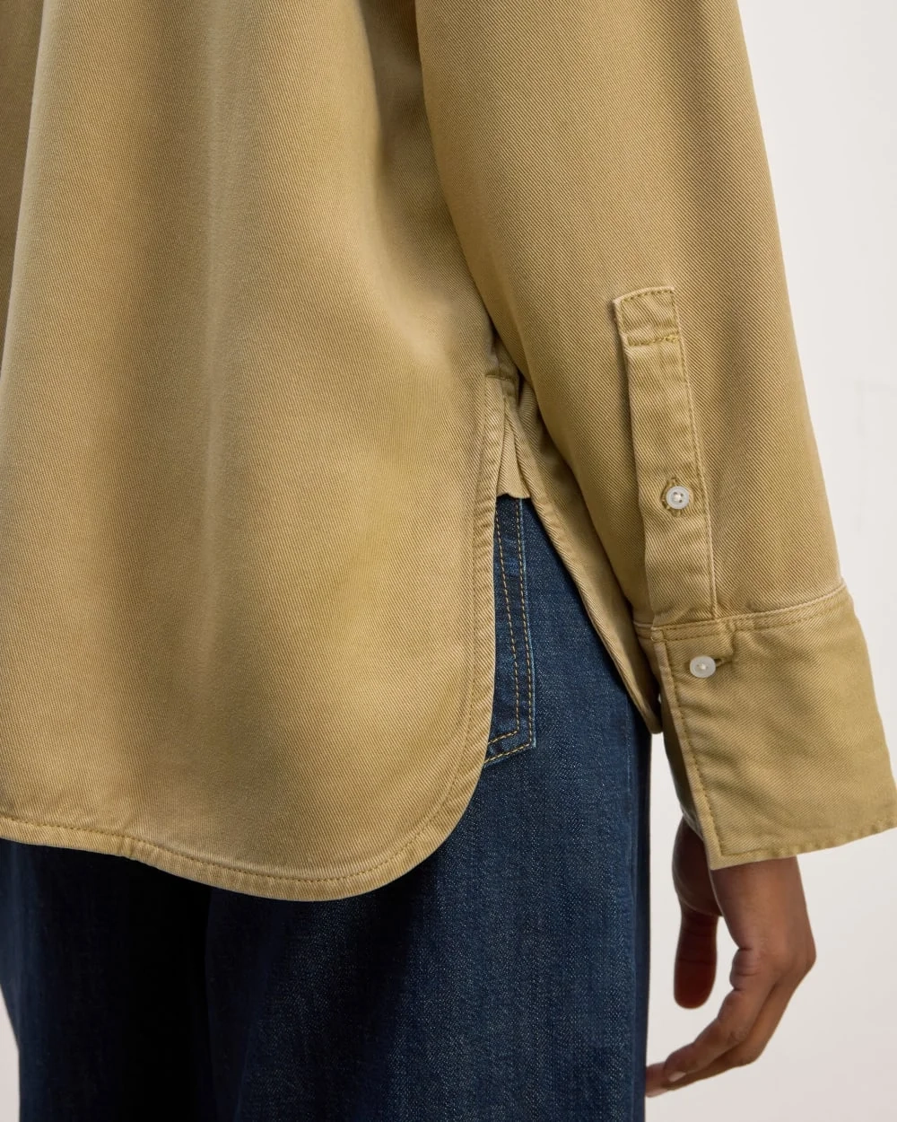 The Boxy Overshirt in Buttersoft | Fennel Seed (4)