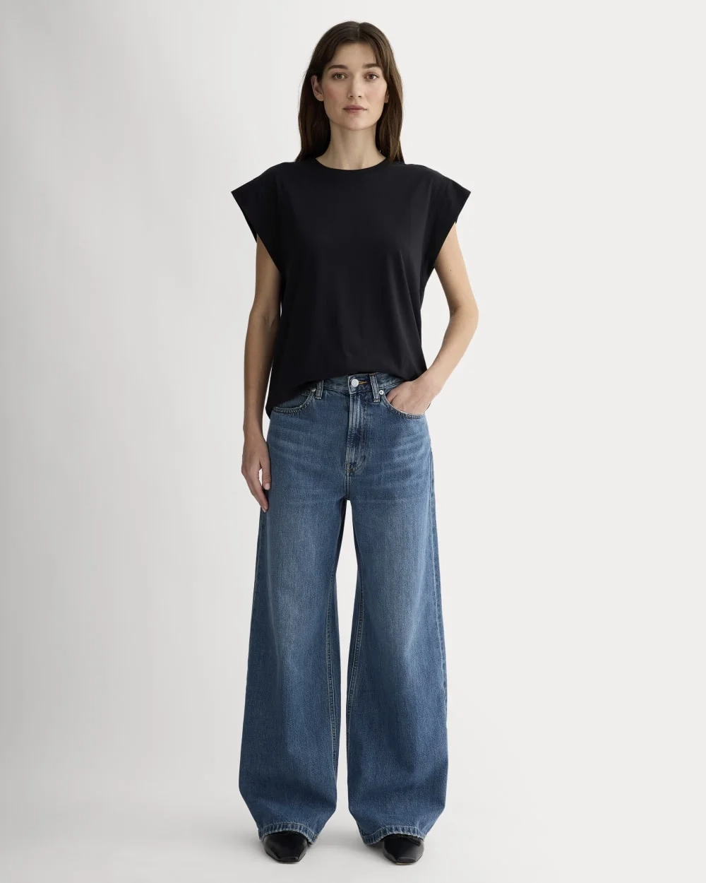 The Muscle Tee in Essential Cotton | Black (5)