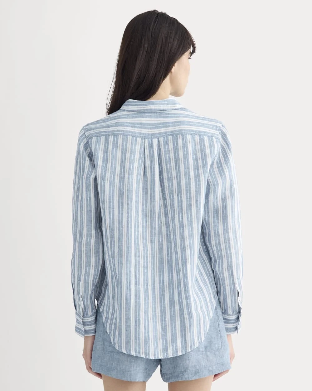 The Must-Have Shirt in Linen | Soft Cobalt/Bone (5)
