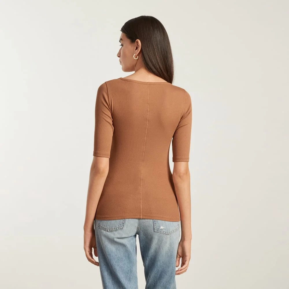 The Luxe Micro-Rib Scoop-Neck Tee | Tawny Brown (5)