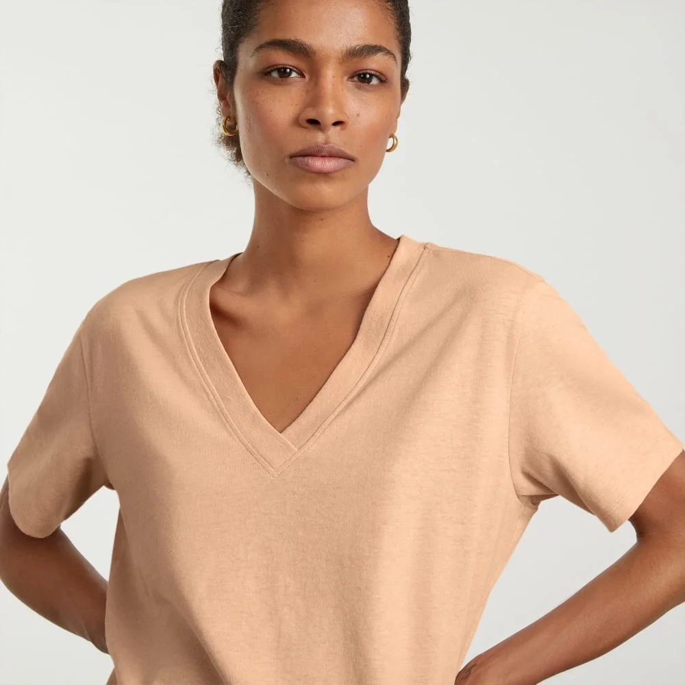 The Vintage V-Neck Hemp Tee | Hazelnut (5)