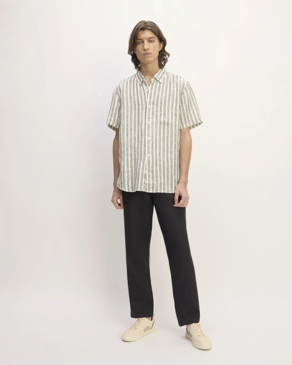 The Classic Short-Sleeve Shirt in Linen | Bone / Black (5)