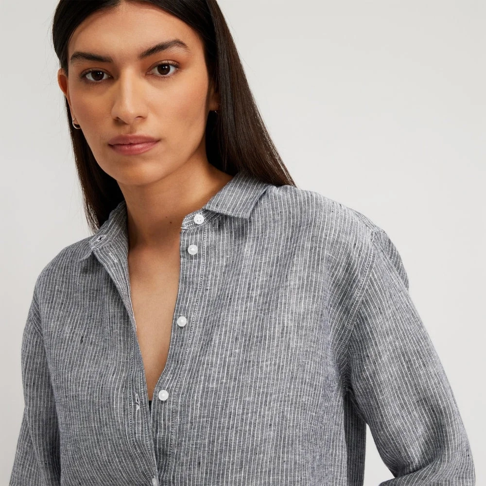 The Must-Have Shirt in Linen | Canvas Tan / Navy (5)
