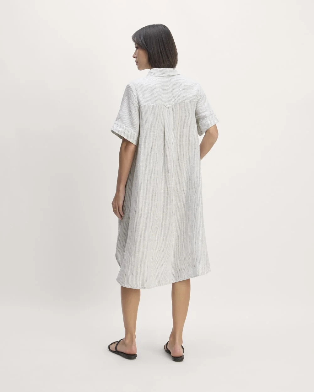 The Daytripper Dress in Linen | White / Black (7)