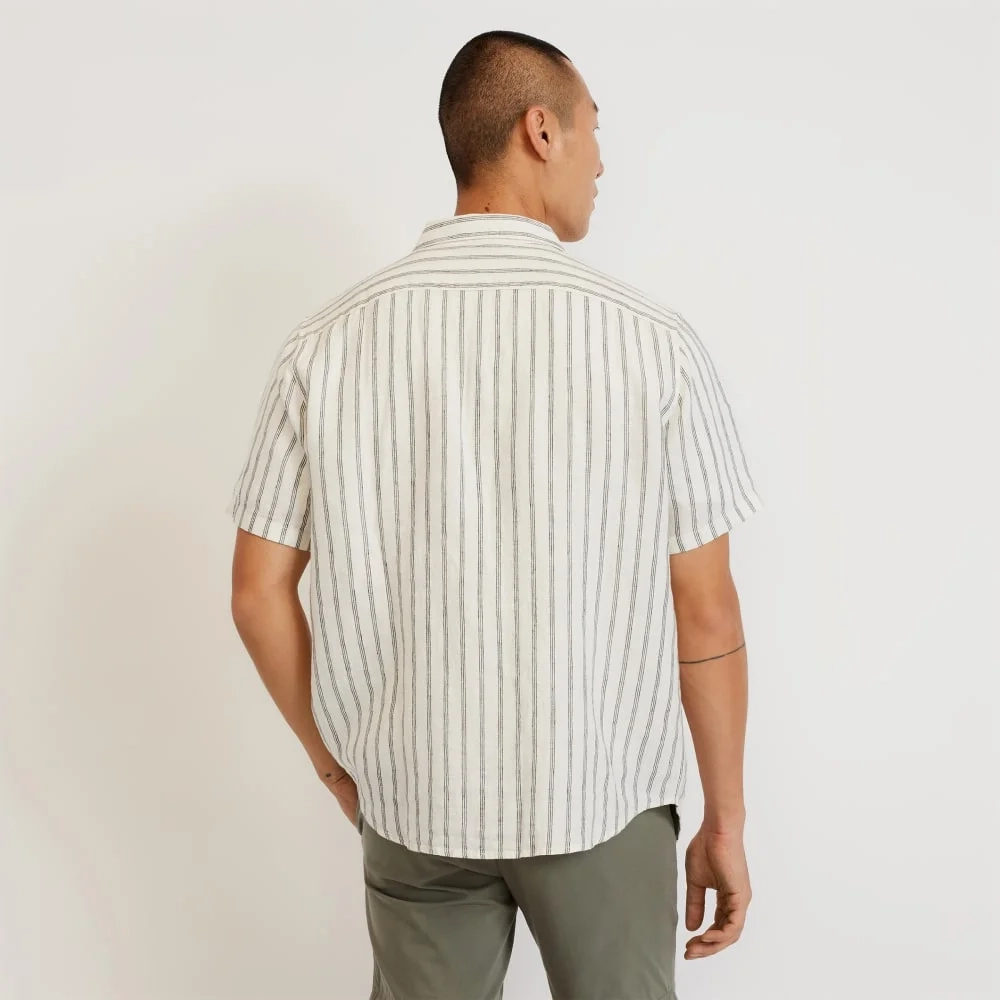 The Classic Short-Sleeve Shirt in Linen | Black / Canvas Tan (5)