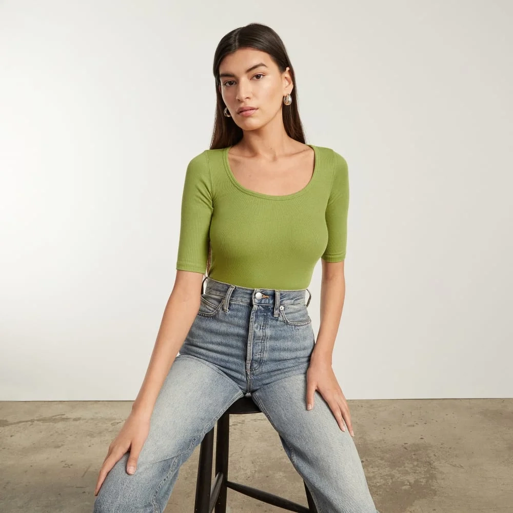 The Luxe Micro-Rib Scoop-Neck Tee | Pepper (4)