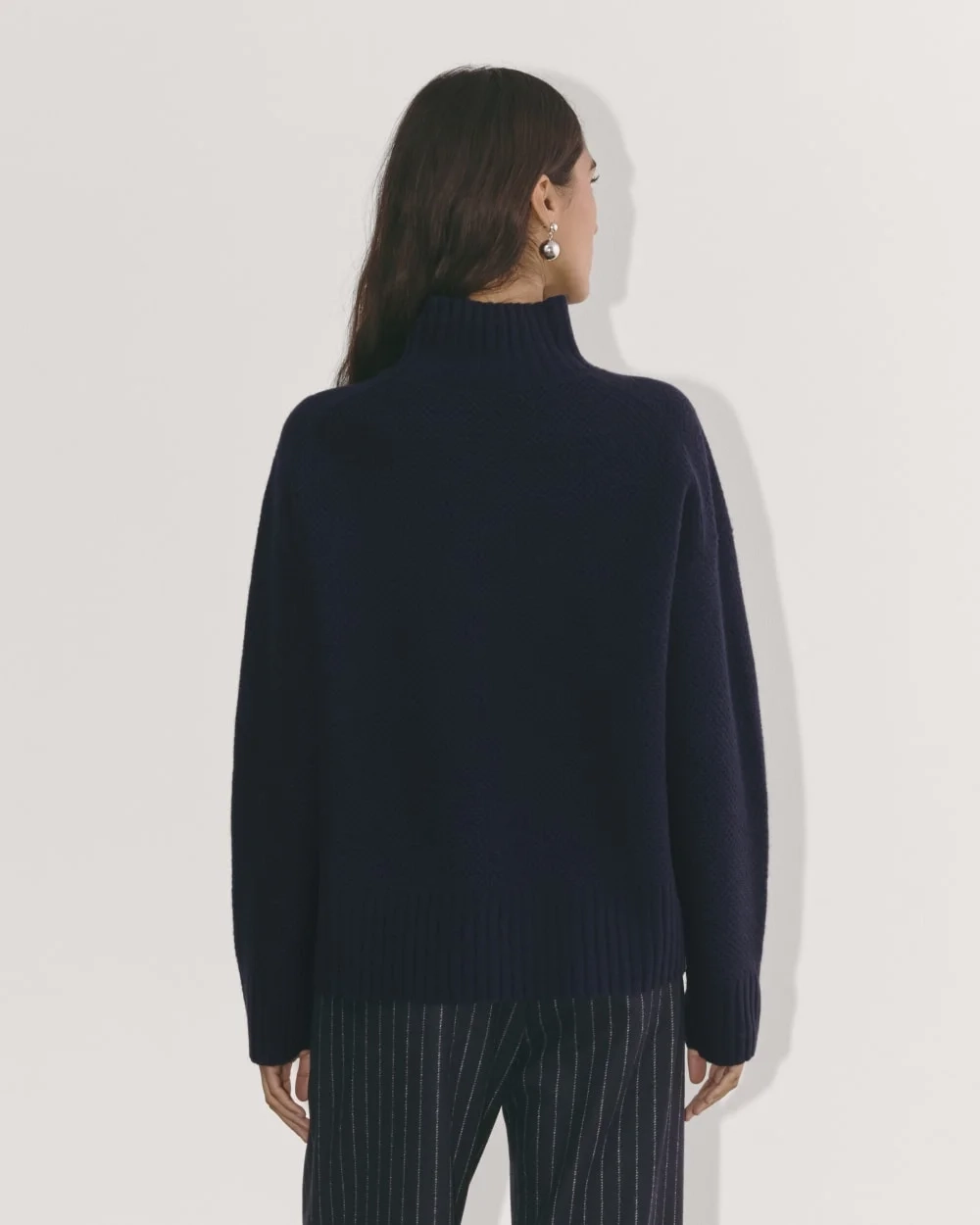 The Honeycomb Funnel Neck in Wool Cashmere | Navy (4)