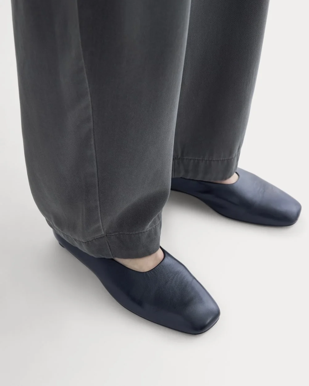 Balloon Pant in Buttersoft | Graphite (4)