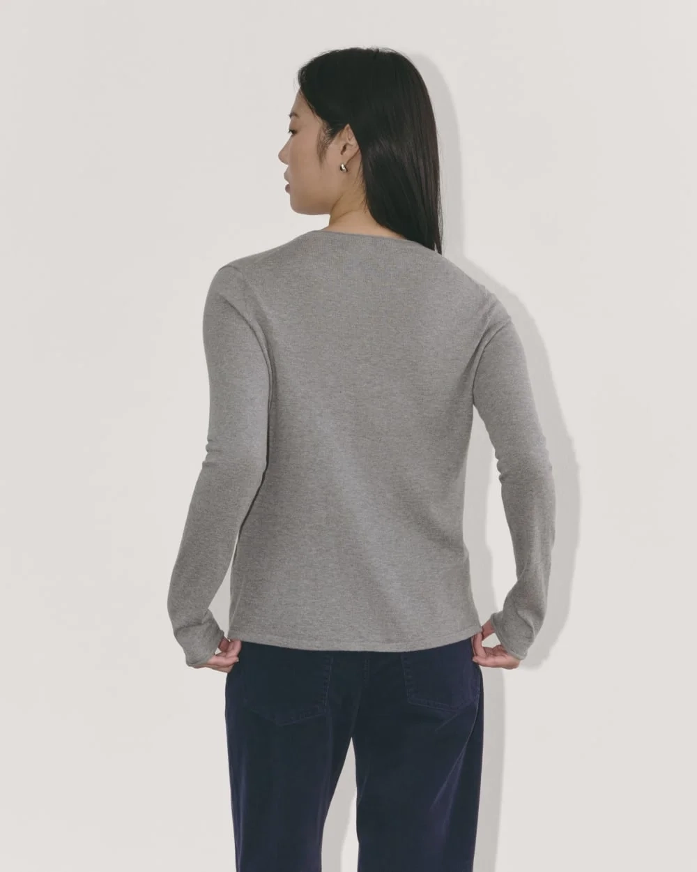 The Crew in Cotton Cashmere | Heather Charcoal (3)