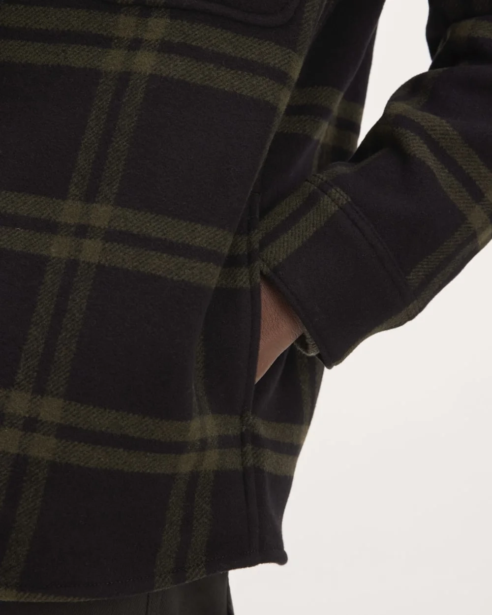 The ReWool® Oversized Shirt Jacket | Black / Olive (5)