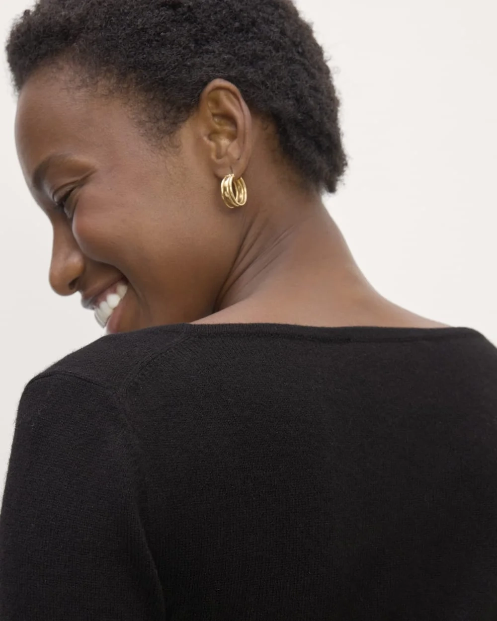 The Square Neck in Cashmere | Black (4)