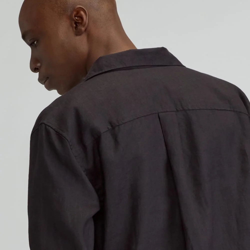 The Relaxed Linen Long-Sleeve Shirt | Black (5)