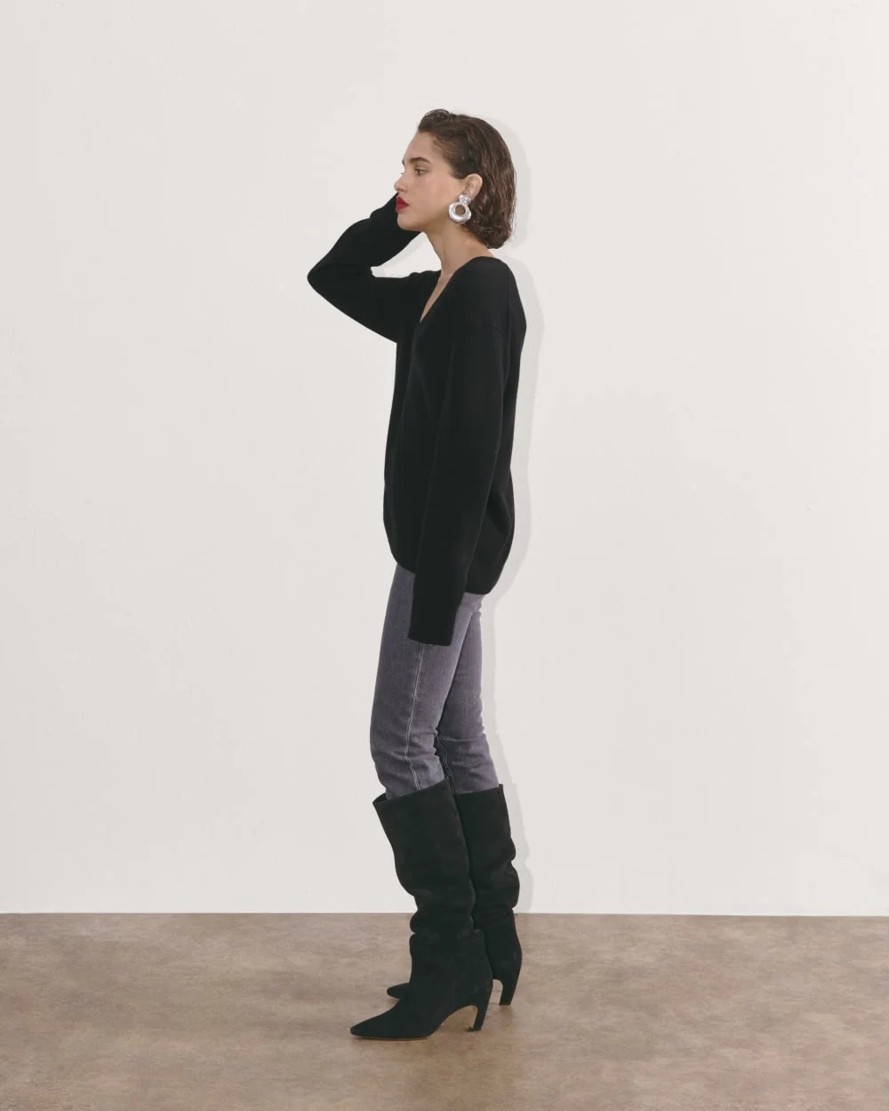 The Classic V in Cashmere | Black (5)