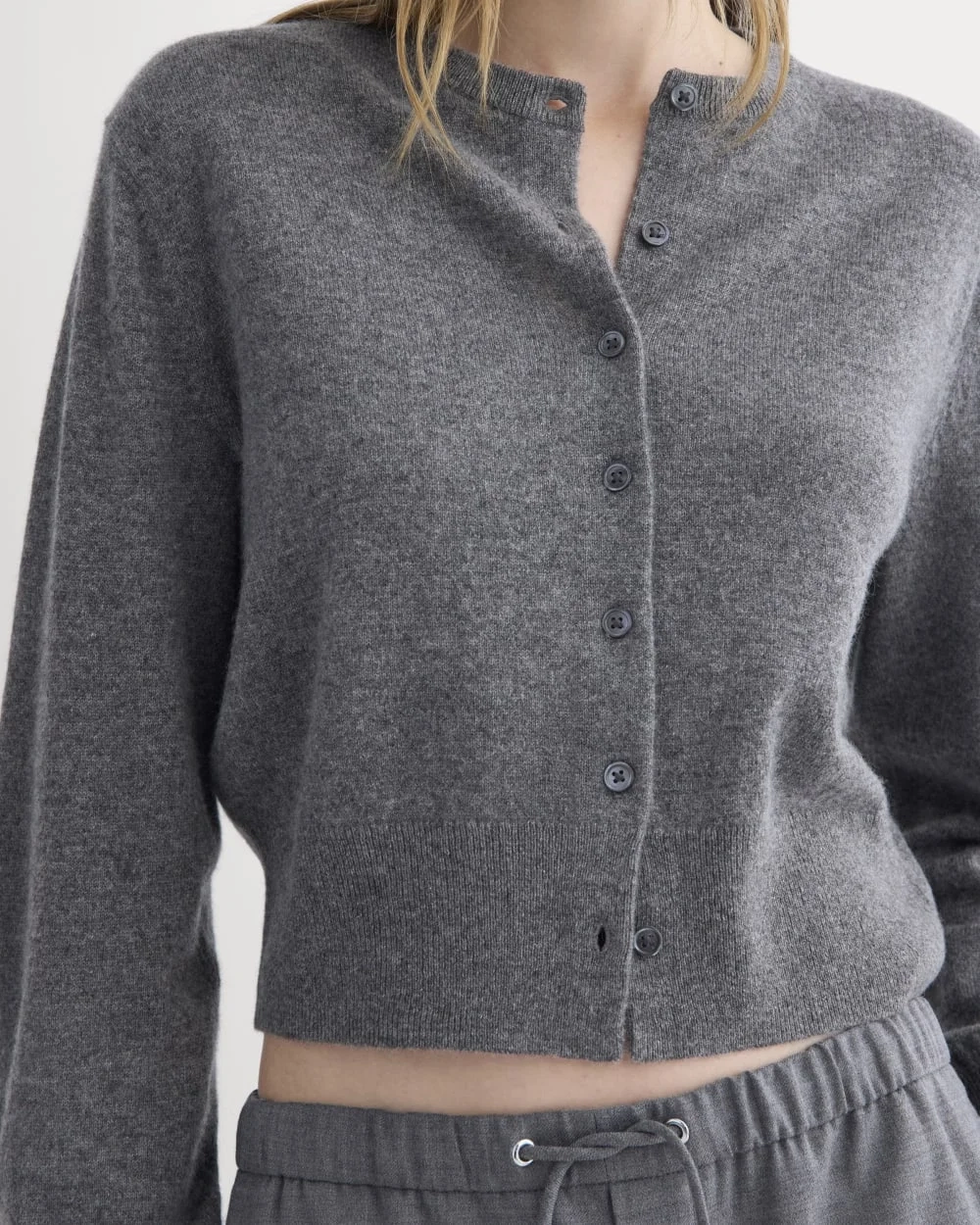 Cashmere Cropped Cardigan | Heather Charcoal (5)