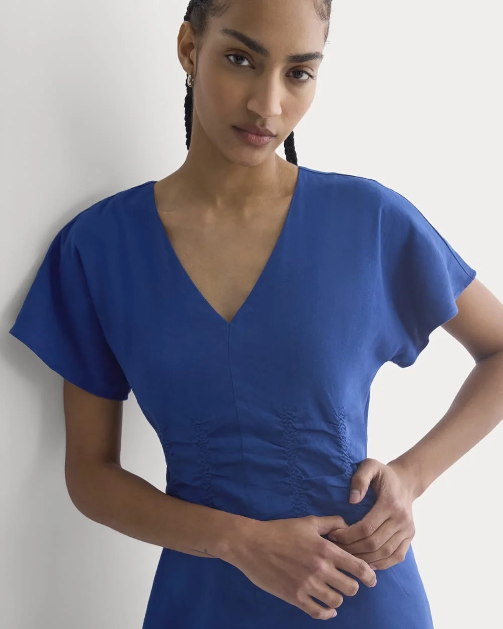 Cinched Dress in Stretch Linen | Estate Blue (4)