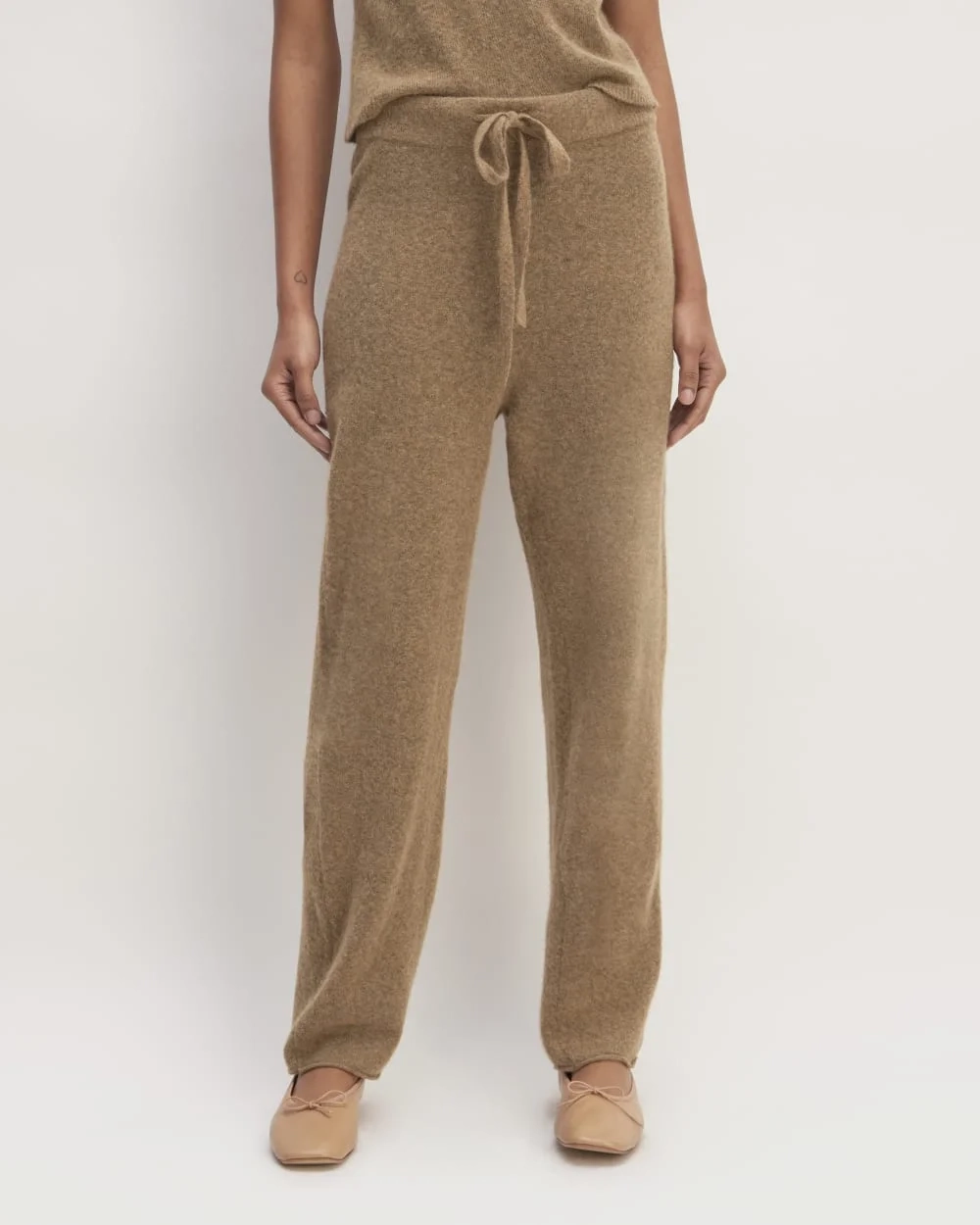 The Cozy-Stretch Straight-Leg Sweatpant | Heathered Toasted Coconut (4)