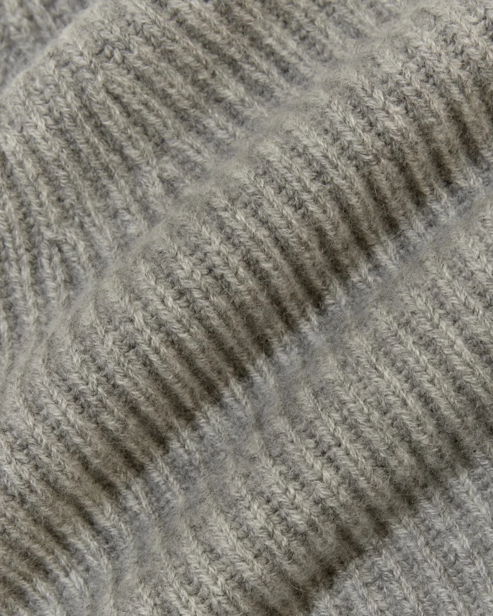 The Cashmere Ribbed Beanie | Light Heather Grey (3)
