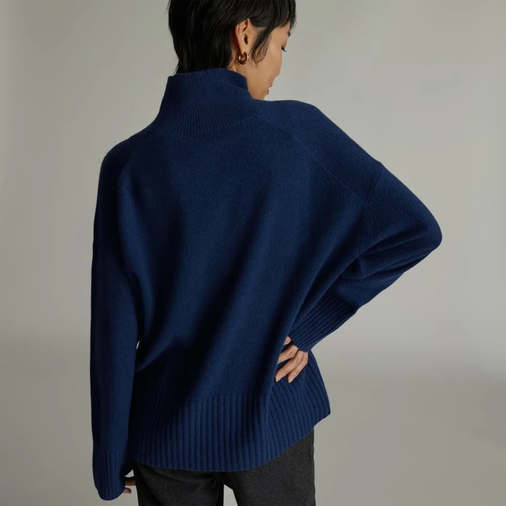 The Cashmere Oversized Turtleneck | Bright Navy (4)