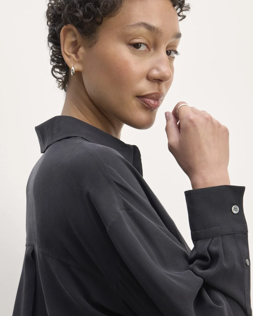 The Boyfriend Shirt in Washable Silk | Black (3)