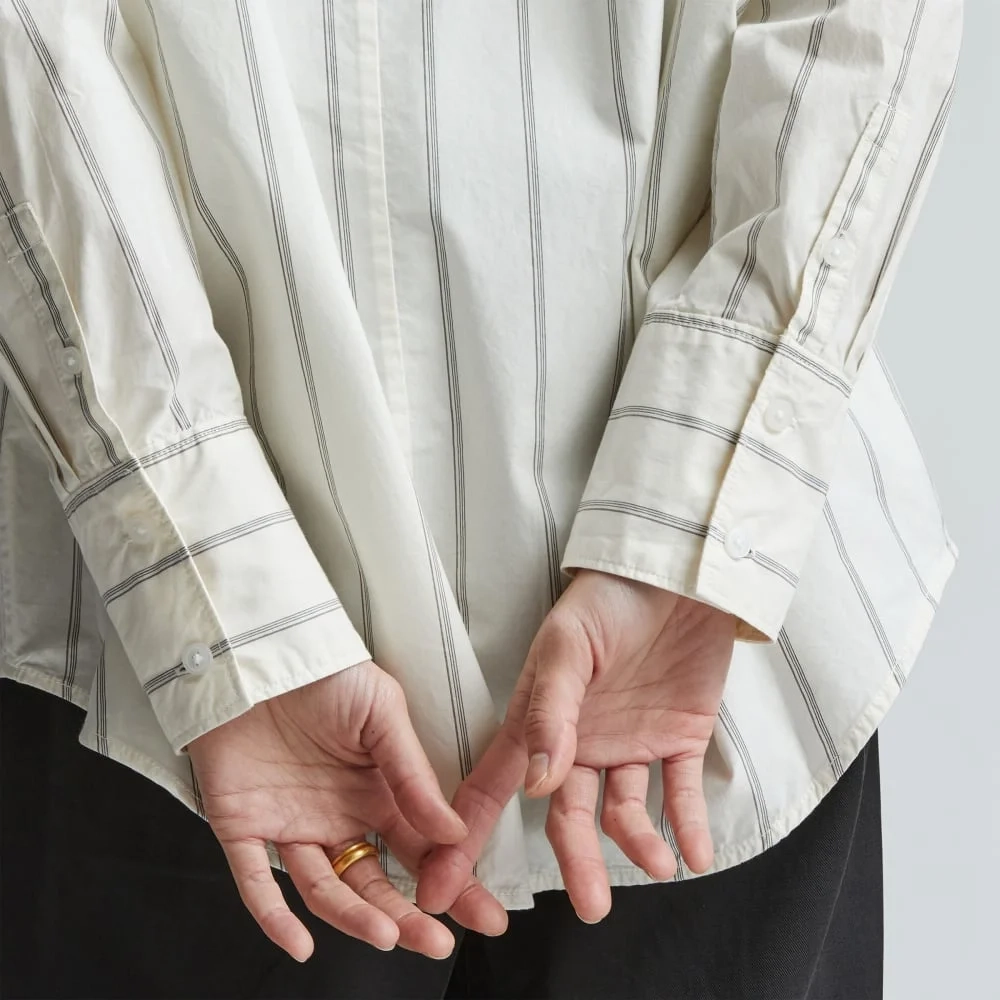 The Oversized Poplin Shirt | Black / Canvas Tan (4)