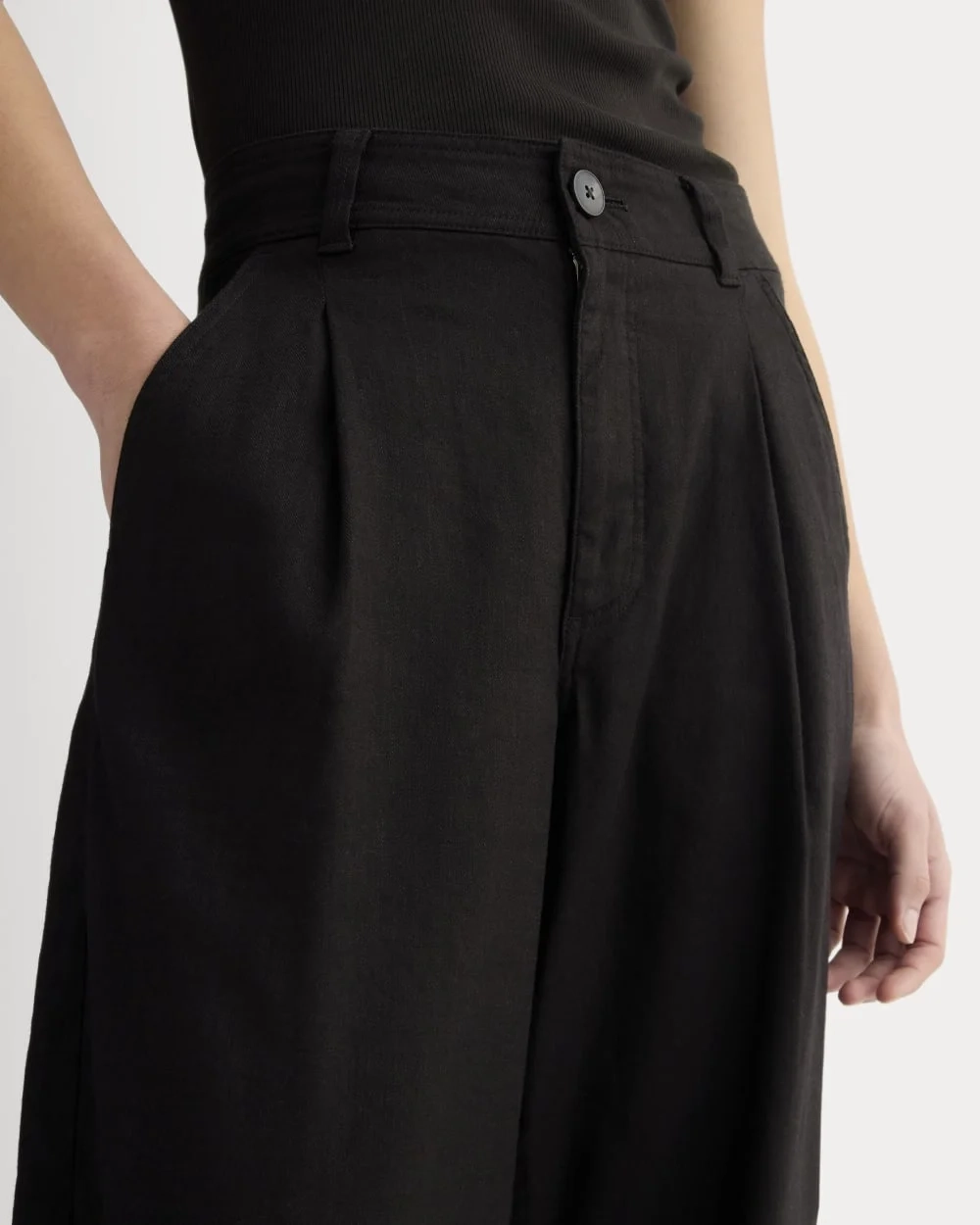 The Everywhere Pant in Stretch Linen | Black (3)