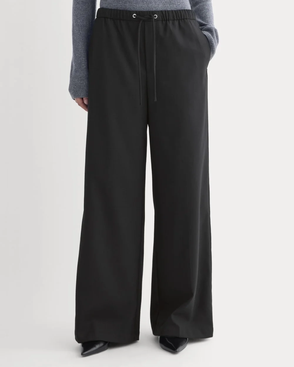 The Pull-On Trouser in Tailor Twill | Black (6)